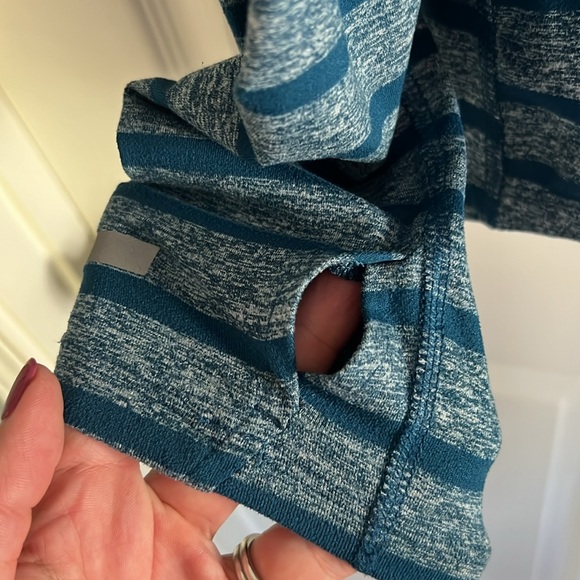 Nike Pullover - Picture 6 of 11